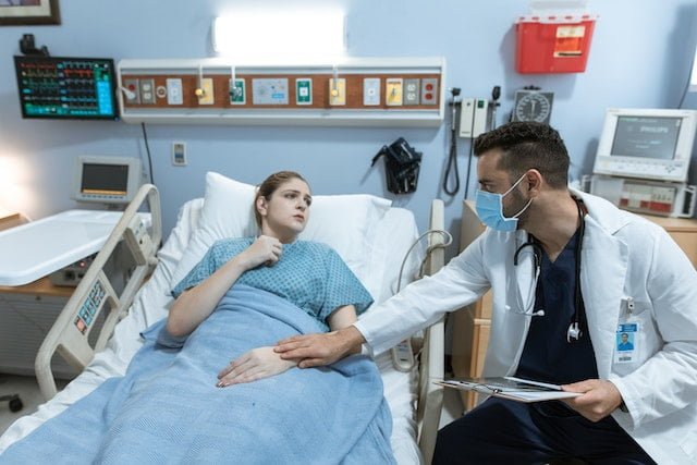How is Ulcerative colitis different from Crohn’s disease